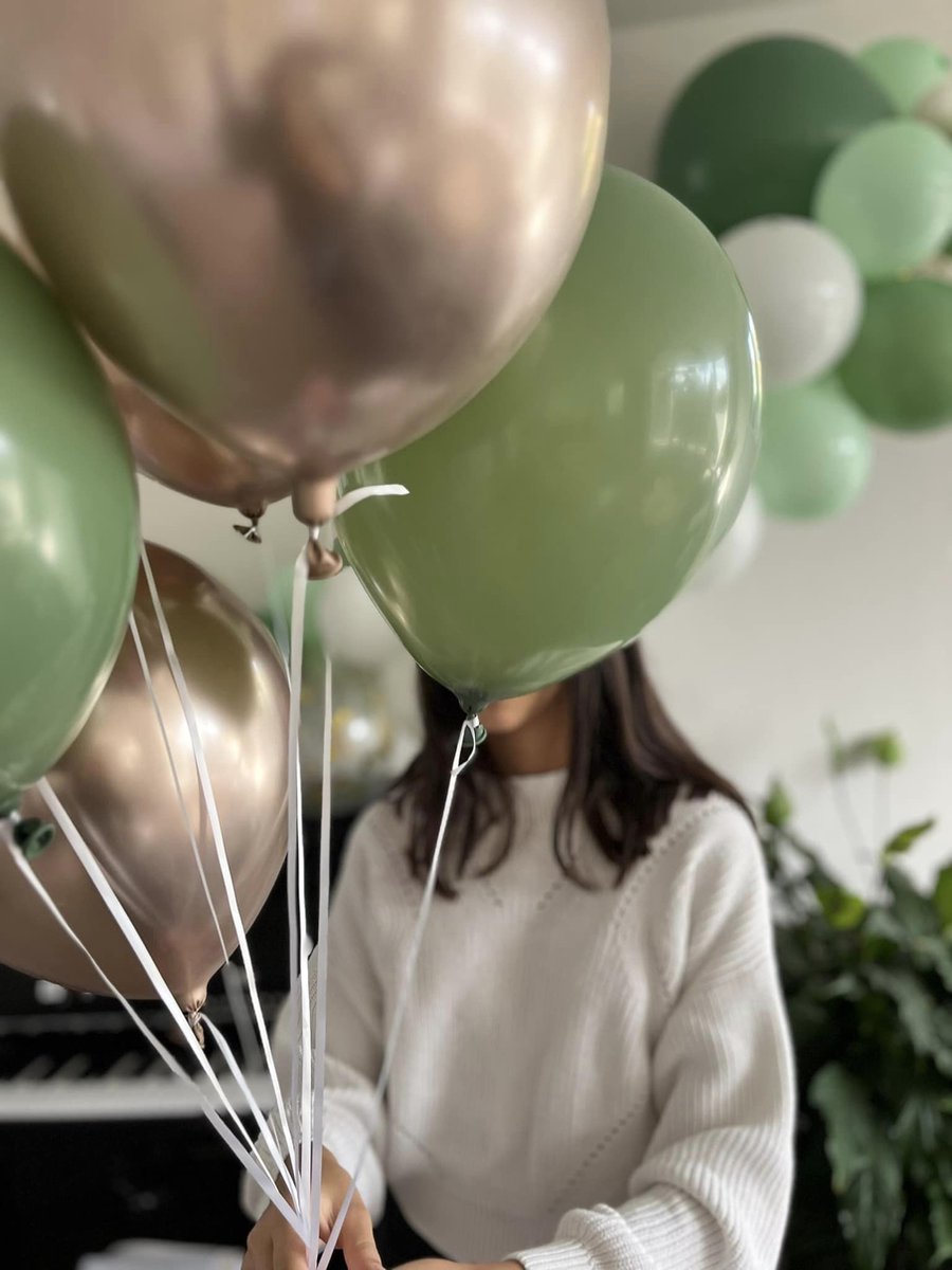 Luna Balunas 50 Stuks Latex Olijfgroen & Gouden Ballonnen Set met Lint - Champagne Wit - Eco friendly FSC — afbeelding 2