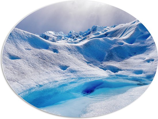 WallClassics - PVC Schuimplaat Ovaal - Sneeuwbergen - 80x60 cm Foto op Ovaal  (Met Ophangsysteem)