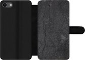 Bookcase Geschikt voor iPhone 7 telefoonhoesje - Beton print - Zwart - Grijs - Rustiek - Industrieel - Met vakjes - Wallet case met magneetsluiting