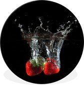 WallCircle - Wandcirkel - Muurcirkel - Aardbeien - Fruit - Water - Zwart - Rood - Aluminium - Dibond - ⌀ 30 cm - Binnen en Buiten