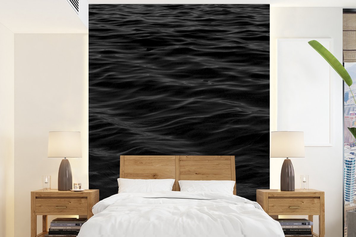 Behang - Fotobehang Golven - Water - Zwart - Wit - Breedte 160 cm x hoogte 220 cm