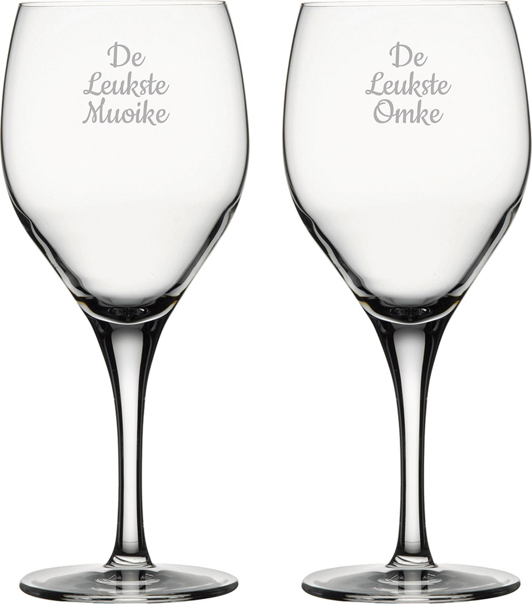Gegraveerde Rode wijnglas 42,5cl De Leukste Muoike-De Leukste Omke