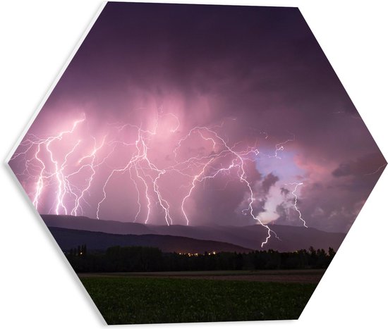 WallClassics - PVC Schuimplaat Hexagon  - Bliksem Regen boven Heuvels - 40x34.8 cm Foto op Hexagon (Met Ophangsysteem)