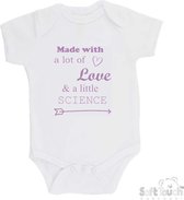 100% katoenen Romper "Made with a lot of love and a little bit of science? " meisjes Katoen Wit/lila Maat 56/62