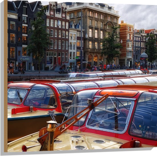 WallClassics - Hout - Toeristenboten in Amsterdamse Grachten - 80x80 cm - 12 mm dik - Foto op Hout (Met Ophangsysteem)
