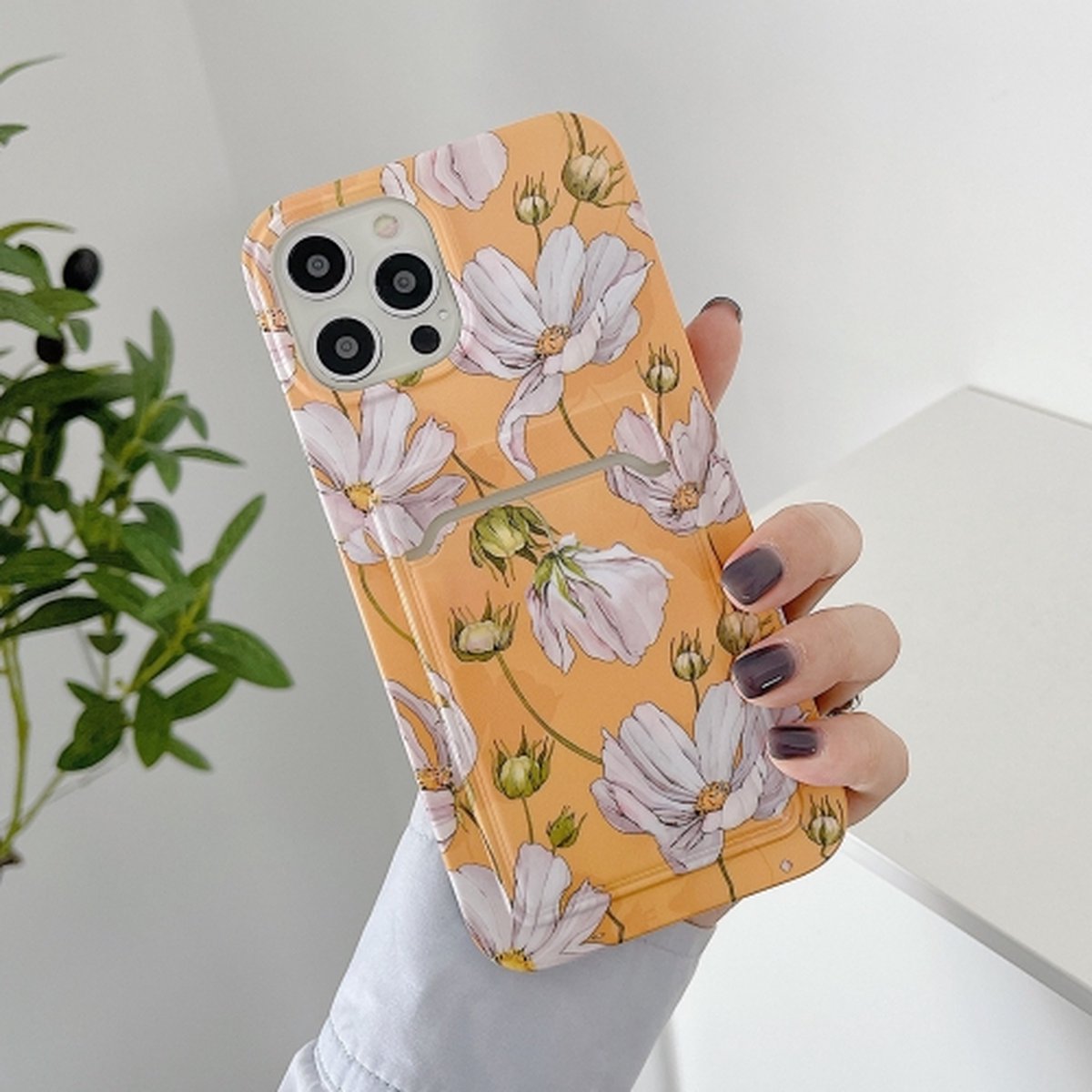 IMD Pattern TPU-hoesje met kaartsleuf voor iPhone 13 (gele achtergrondbloemen)
