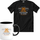 30 Jaar vintage legend - Verjaardag cadeau - Kado tip - T-Shirt met mok - Heren - Zwart - Maat M