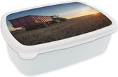 Broodtrommel Wit - Lunchbox - Brooddoos - Trekker - Groen - Zonsondergang - Horizon - Groen - Platteland - 18x12x6 cm - Volwassenen