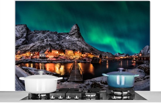 Spatscherm keuken 120x80 cm - Kookplaat achterwand Noorderlicht - IJsland - Sneeuw - Dorp - Groen - Bergen - Muurbeschermer - Spatwand fornuis - Hoogwaardig aluminium