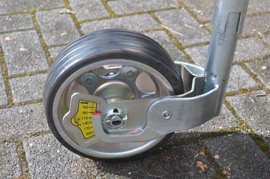 Neuswiel AL-KO - 48 mm - draagvermogen: 300 kg - stalen velg en massief rubber wiel - inclusief slinger met druklager en kogeldrukmeter van Merkloos — afbeelding 3