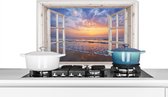 Spatscherm keuken 70x50 cm - Kookplaat achterwand Doorkijk - Zee - Strand - Zonsondergang - Blauw - Muurbeschermer - Spatwand fornuis - Hoogwaardig aluminium