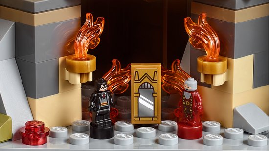 Lego Harry Potter 71043, Harry Potter en Professor Perkamentus bij een spiegel met vlammen.