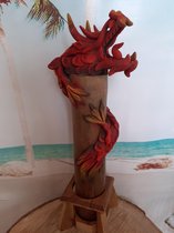 Draken beeld wierook draak rode draak waar wierook stokje in kan walmt dan uit zijn bek hand gemaakt inclusief kokertje wierook 35x10x10 cm