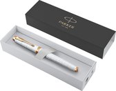 Parker IM Premium vulpen | Pearl met gouden detail | Medium penpunt met blauwe inkt navulling | geschenkdoos
