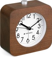 Réveil analogique en bois Navaris - Carré - Horloge de table rétro avec alarme, fonction snooze et rétroéclairage - Marron foncé avec cadran blanc