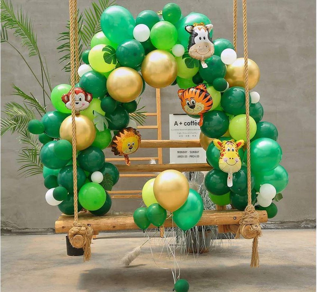 Guirlande de ballons jungle vert marron thème animaux du zoo