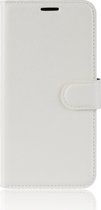 Mobigear Telefoonhoesje geschikt voor Motorola Moto G8 Plus Hoesje | Mobigear Classic Bookcase Portemonnee | Pasjeshouder voor 3 Pasjes | Telefoonhoesje voor Pinpas / OV Kaart / Rijbewijs - Wit