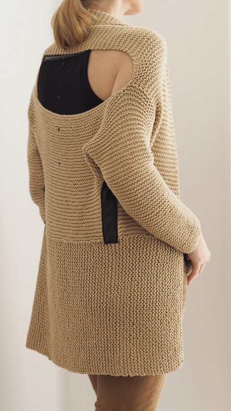 YELIZ YAKAR - Cardigan femme Luxe "Clete" tricoté main avec un détail de découpe au dos - couleur beige - coton - taille 36-38 - tricot artisanal fait main - vêtements de créateur