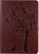 Voor iPad 10.2 / Pro 10.5 / Air 2019 Pressed Printing Cat and Tree Pattern Horizontale Flip lederen tas met houder & kaartsleuven & portemonnee (bruin)