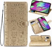 Voor Galaxy A40 schattige kat en hond reliëf horizontale flip lederen tas met beugel / kaartsleuf / portemonnee / lanyard (goud)