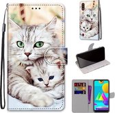 Voor Samsung Galaxy M01 Gekleurde Tekening Cross Textuur Horizontale Flip PU Lederen Case met Houder & Kaartsleuven & Portemonnee & Lanyard (Big Cat Hugging Kitten)