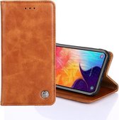 Voor Samsung Galaxy A10s niet-magnetische retro textuur horizontale flip lederen tas met houder & kaartsleuven & portemonnee (bruin)