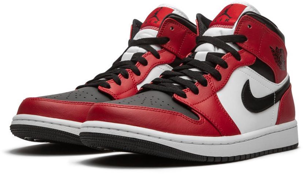 air jordan 1 mid gym red black toe