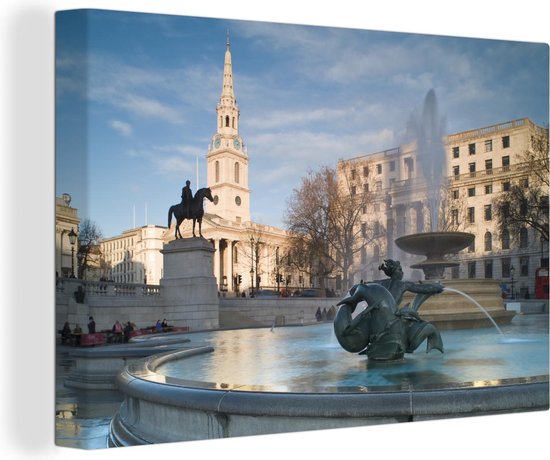 Canvas schilderij 140x90 cm - Wanddecoratie Sierlijke fontein op het Trafalgar Square in Londen - Muurdecoratie woonkamer - Slaapkamer decoratie - Kamer accessoires - Schilderijen