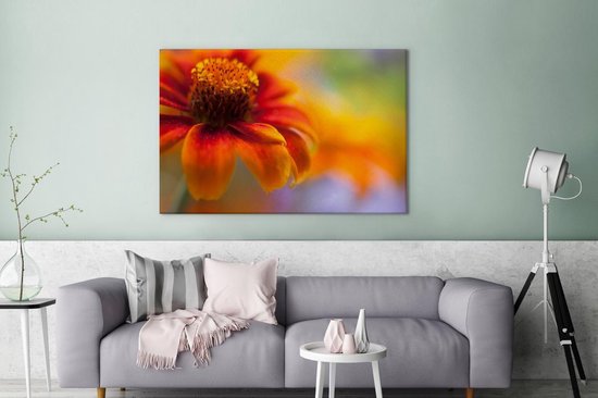 Canvas schilderij 180x120 cm - Wanddecoratie Close-up van een oranje zinnia bloem - Muurdecoratie woonkamer - Slaapkamer decoratie - Kamer accessoires - Schilderijen