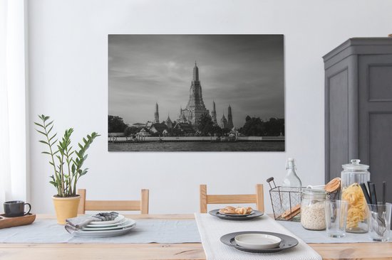Canvas schilderij 140x90 cm - Wanddecoratie Wat Arun - Water - Zwart - Wit - Muurdecoratie woonkamer - Slaapkamer decoratie - Kamer accessoires - Schilderijen