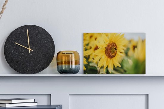 Gros plan d'une abeille sur un tournesol 30x20 cm - petit - Tirage photo sur toile (Décoration murale salon / chambre) / Peintures Fleurs sur toile