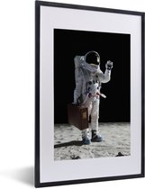 Fotolijst incl. Poster - Astronaut - Ruimte - Koffer - 40x60 cm - Posterlijst