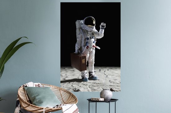 Sticker Muursticker Astronautes dans l'espace - Astronaute dans l'espace portant valise et agitant - 60x90 cm - film adhésif autocollant - sticker mural repositionnable