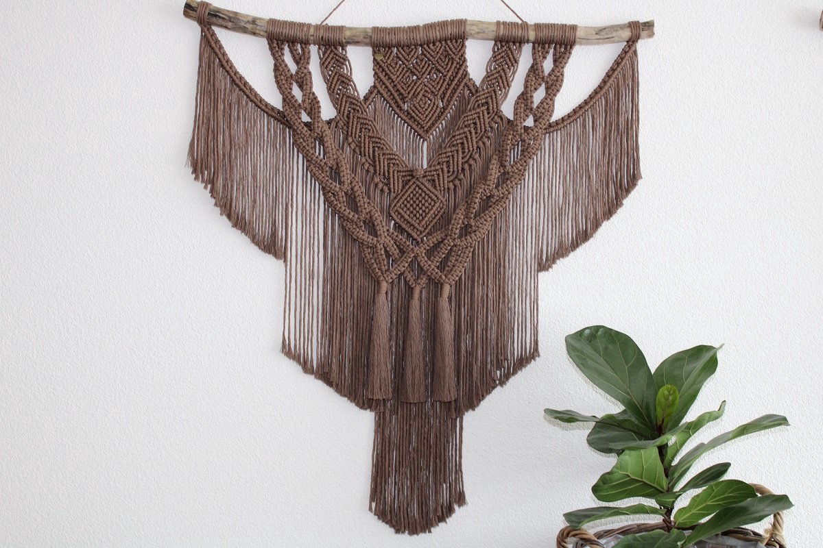 Macramé wandkleed Manolya -Muurdecoratie - handgemaakt - knopen - touw - macrame wall hanger - 163 bruin