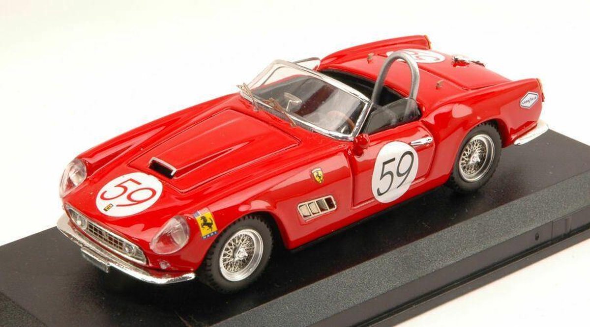 De 1:43 Diecast Modelcar van de Ferrari 250 California #59 van Nassau in 1961.De bestuurder was A. Wyllie.De fabrikant van het schaalmodel is Art-Model.