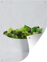 Tuinposter - Tuindoek - Tuinposters buiten - Gemengde Salade in een kom - 90x120 cm - Tuin
