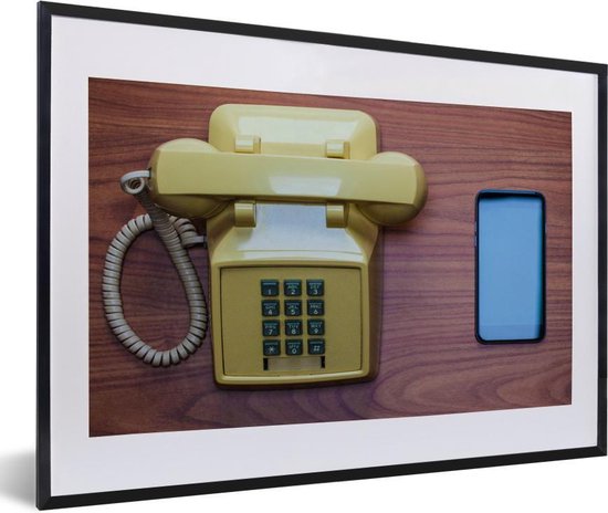Photo dans le cadre - téléphone à l'ancienne et un cadre photo pour  smartphone noir... | bol
