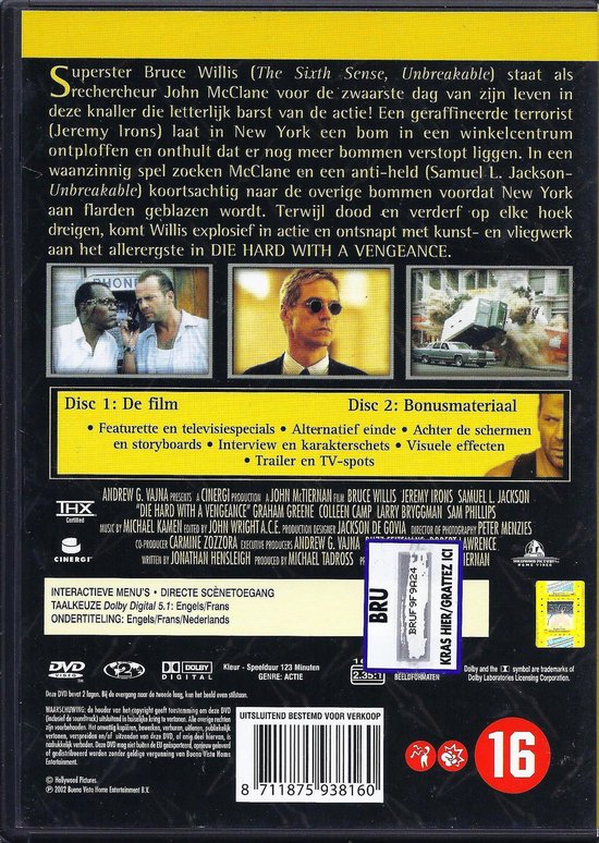 Bruce Willis in close-up, gefocust en met een vuile gehavende look. Vuur en explosies op de achtergrond.