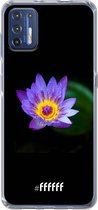 6F hoesje - geschikt voor Motorola Moto G9 Plus -  Transparant TPU Case - Purple Flower in the Dark #ffffff