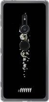 6F hoesje - geschikt voor Sony Xperia XZ2 -  Transparant TPU Case - White flowers in the dark #ffffff