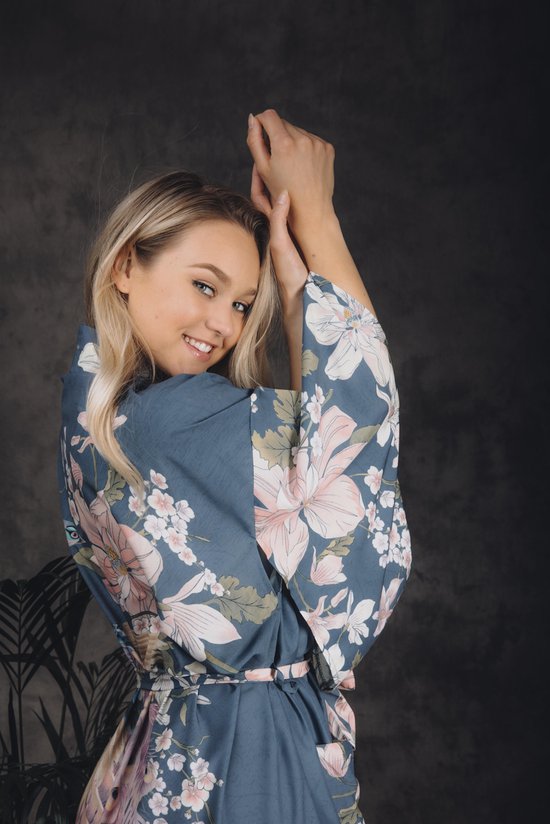 Moederdag cadeautje - Kimono dames badjas, Flower Deluxe blauw met bloemen  en pauw,... | bol.com