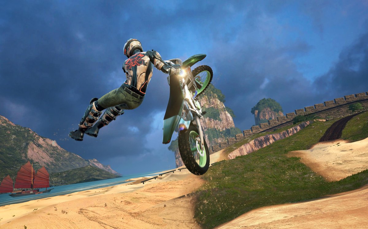 Moto Racer 4 (Code in a Box) - Nintendo Switch | Jeux | bol.com