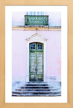 JUNIQE - Poster in houten lijst Lisbon Doorway -20x30 /Groen & Roze