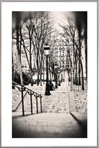 JUNIQE - Poster met kunststof lijst Montmartre, Paris -40x60 /Grijs &