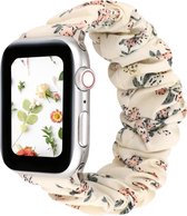By Qubix Elastisch scrunchie nylon bandje - Bloemenprint licht - Geschikt voor Apple Watch 42mm - 44mm - 45mm - Ultra - 49mm - Compatible Apple watch