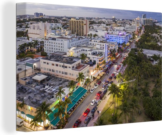 Canvas Schilderij Ocean Drive in het Art Deco District in Miami vanuit de lucht - 120x80 cm - Wanddecoratie