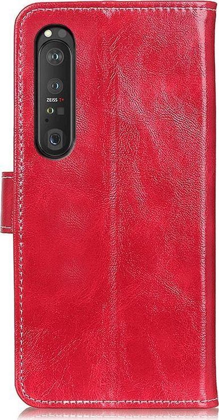 Coque Sony Xperia 1 III - Mobigear - Série Basic - Bookcase en similicuir - Rouge - Housse adaptée pour Sony Xperia 1 III