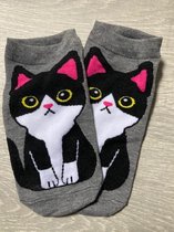 Grijze enkelsokken Cartoon style met zwart-witte kat Unisex Maat 36-41