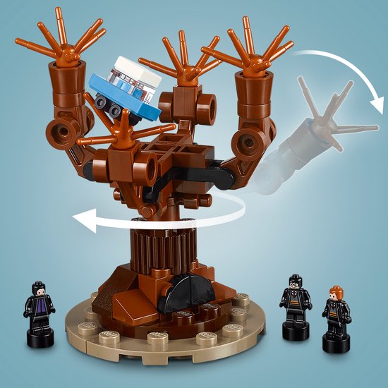 Lego Harry Potter 71043, de danske boom met trolleboom, wielen, treinwagon en vier mini-figuren.
