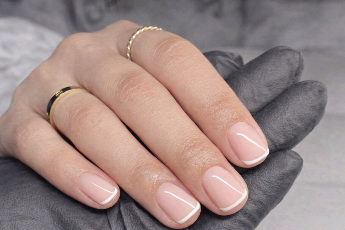 Lumière couture ® - Plaknagels - french - witte rand - press on nails - kunstnagels - korte plak nagels - nepnagels- nagelset- zelfklevende nagels- fake nails-